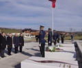 Kryekuvendari Krasniqi bëri homazhe në Kompleksin Memorial “Adem Jashari” në Prekaz