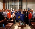 Kryekuvendari Veseli pret në aeroport përfaqësuesen e Kosovës në futboll