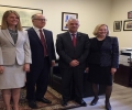 Sekretari i Kuvendit, Ismet Krasniqi, priti në takim tre ish-ambasadorë amerikanë